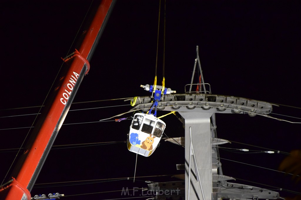 Koelner Seilbahn Gondel blieb haengen Koeln Linksrheinisch P932.JPG - Miklos Laubert